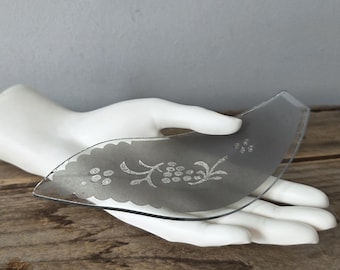 GRÅ Hollywood Regency 1980-tals Lotuslampa i glas, S-formad för inre/yttre lotus, böjd, 6,7 cm x 15,5 cm