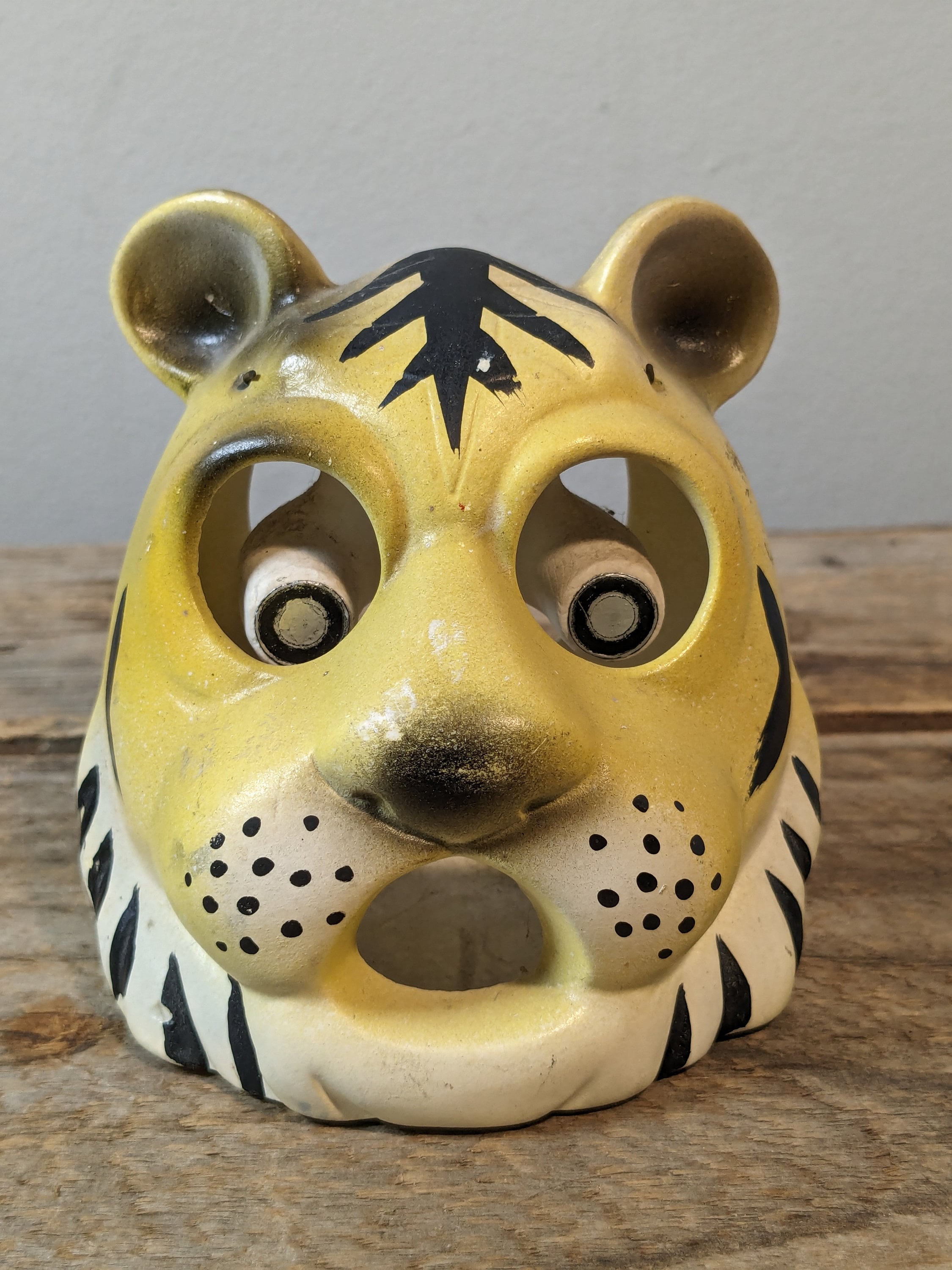 Vintage T.T. Tiger Nodder Ashtray, Ceramic MCM Barware, Made in