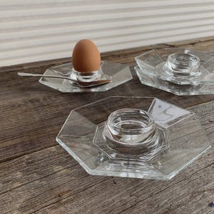 Vintage 80&#39;s Arcoroc Octime Clear egg plates 4 pieces set, Octagonal Geometric table setting, Made in France, tempered glass.