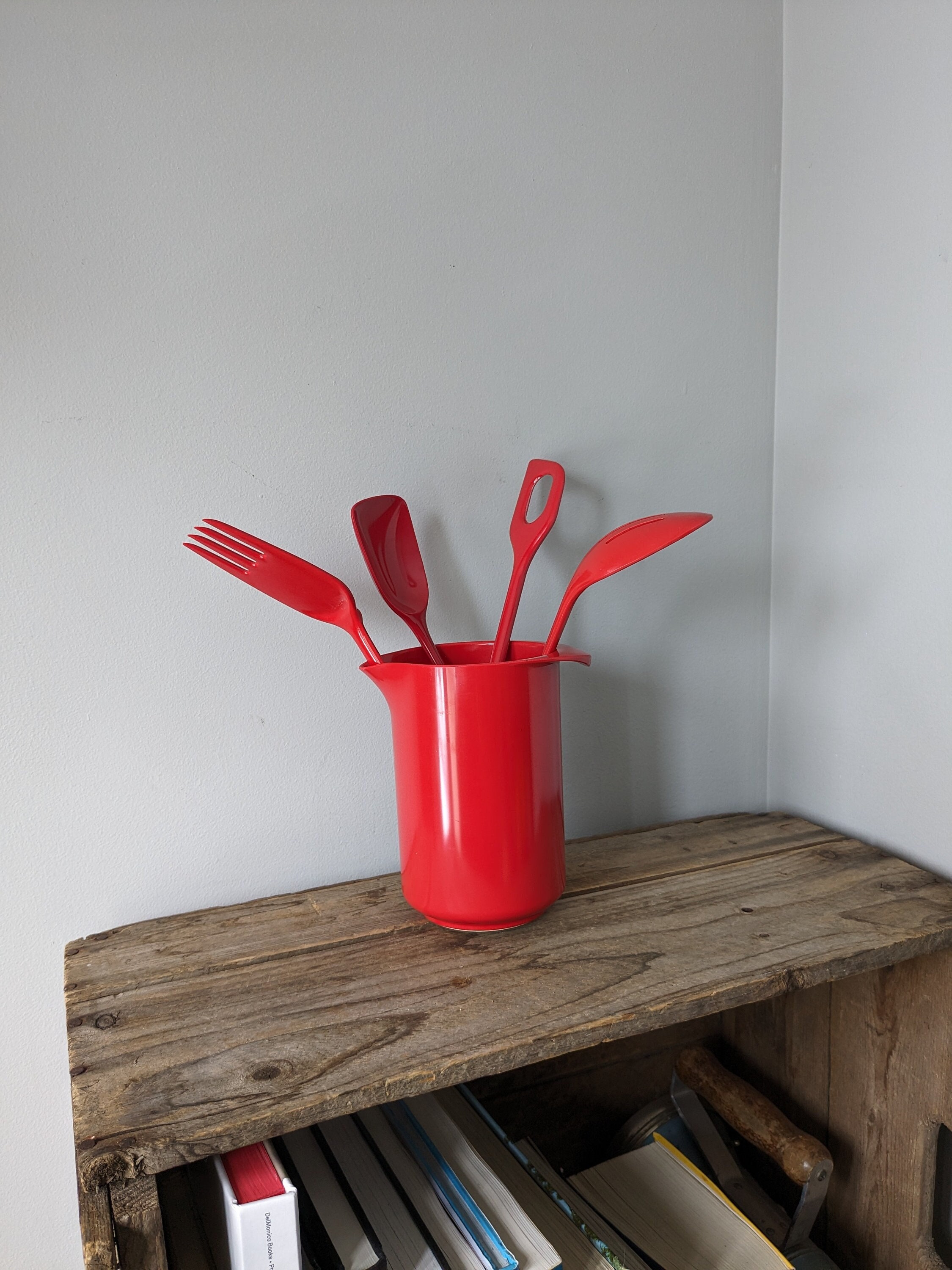 Erik Lehman RED Rosti Denmark Utensil Holder Pitcher + 4 Utensils, Vintage Genuine Melamine Mepal Rosti Red Utensil jar