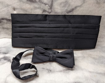 Cummerbund vintage noir plissé Harry Rosen 100% soie, ajustable, taille 36-42 + noeud papillon