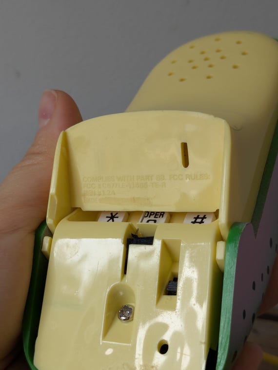 RARE** 80s Crusader Frog Flip-phone, Novelty Phones, TESTED