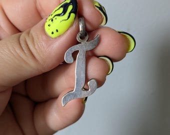 Vintage silverberlock med versaler ''I'' eller ''L'', hänge/berlock i 950 sterlingsilver, brutalistisk stil