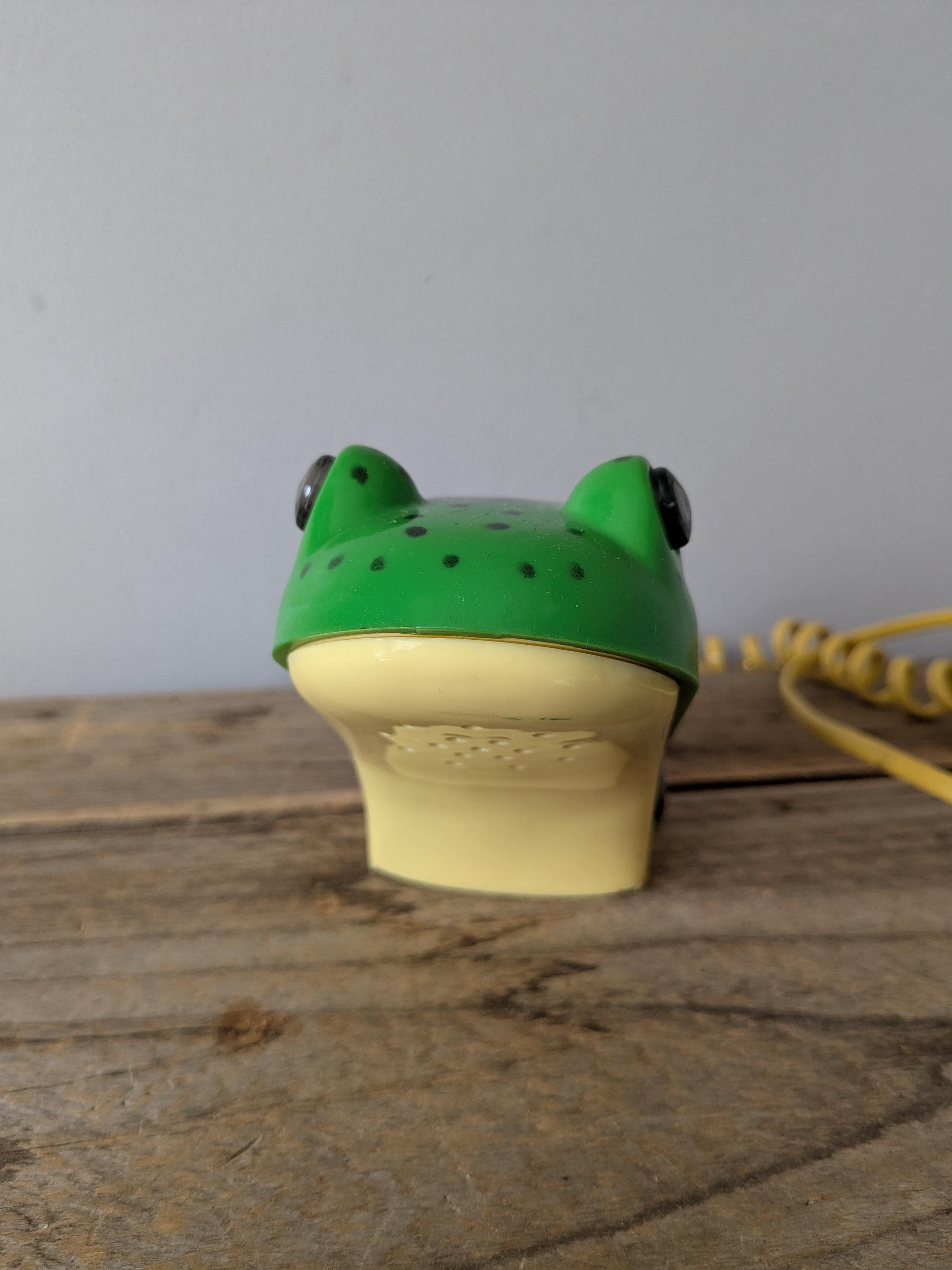 RARE** 80s Crusader Frog Flip-phone, Novelty Phones, TESTED