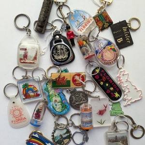 AROUND THE WORLD Part#3 keychain galore, vintage 70's to 90's, Florida, Portugal and much more, keyring collection, please read description!