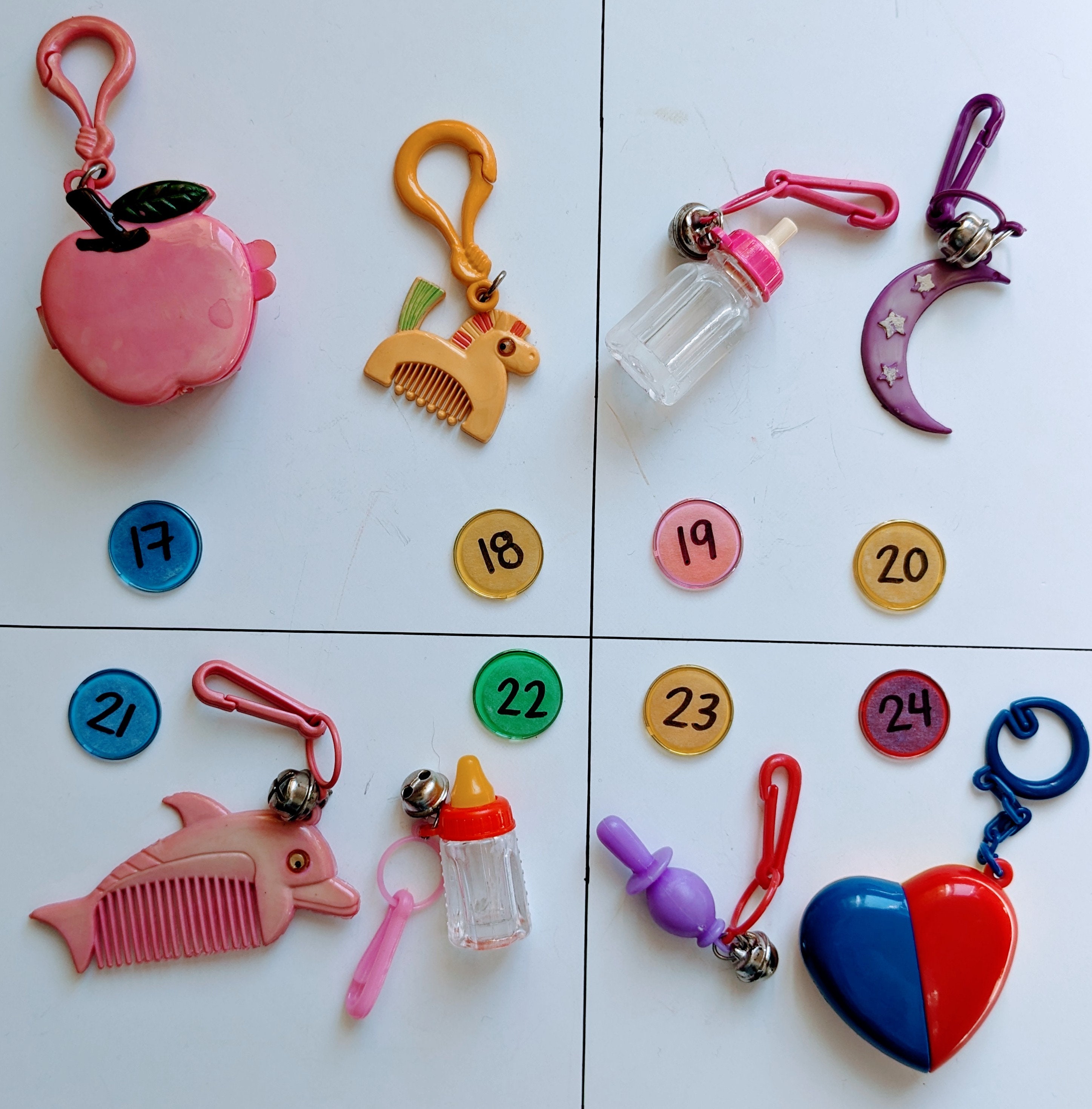2024年冬【法人向けお歳暮】 MINIS Part#1 and Clip Plastic 80's Vintage Galore, Keychain 小物