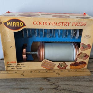 Mirro Cookie Press in original box, complete set, Wearever Aluminum, Spritz, Butter Cookies, Vintage Kitchen Gadgets, Foodie Gift
