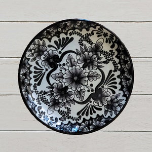 Hand-Painted Mexican Talavera Plate: Black & Beige Floral Pottery