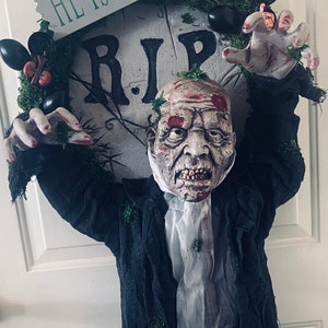 Easter Wreath | Zombie Wreath | Spring Wreath | Front Door Wreath | Halloween Wreath | Horror Decor | Holiday Wreath | Scary Decor
