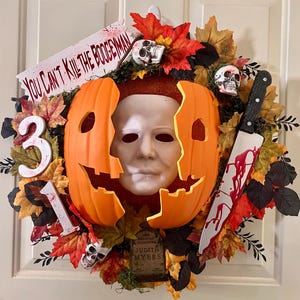 Halloween Wreath | Michael Myers Wreath | Horror Wreath | Halloween Decor | Front Door Wreath | Pumpkin Fall Decor | Spooky Wreath |