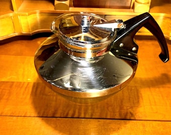 Vintage Pyrex Flameware Teapot: 8-Cup Glass Kettle, Mid-Century USA
