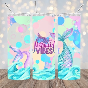 Mermaid Vibes 20 oz Skinny Tumbler, PNG Sublimacja, Pobieranie cyfrowe, Mermaid Tumbler, Ocean Tumbler PNG, miłośnicy plaży, prezent dla dziewczynek