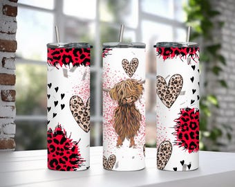 Vache Highland et coeurs 20 oz gobelet maigre PNG sublimation, téléchargement numérique, emballage de gobelet, vache Highland, Saint Valentin, coeurs et vache