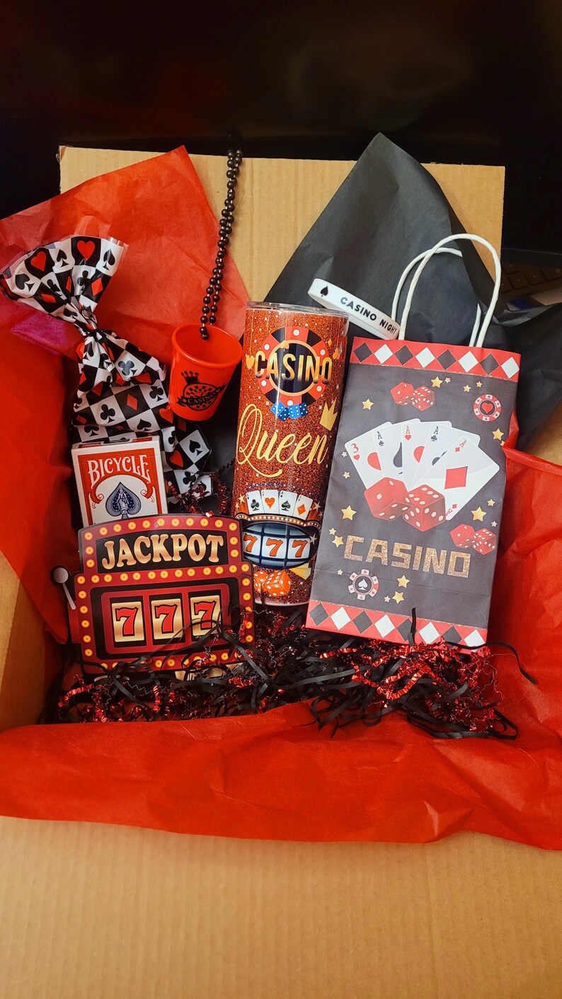 Coffret cadeau gobelet fin 20 oz Casino Night, gobelet casino, coffret cadeau de fête, cadeau soirée fille/garçon, cadeau vacances, nom optionnel disponible image 3