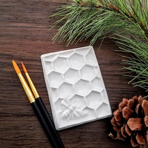 Honey Bee and Honeycomb Non Ceramic Palette for Artist  | 18 wells || 3.5 | PP-018HONY