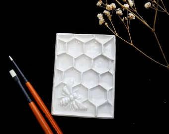 Honey Bee and Honeycomb Non Ceramic Palette for Artist  | 18 wells || 3.5 | PP-018HONY