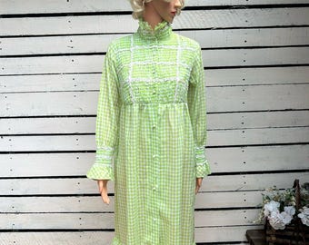 Vintage 1960s Dress Gingham | Size 34w | Smocked Shirt | Dress Green Daisy Embroidered Ruffles
