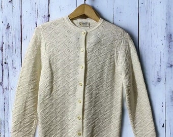 Old Fashioned Sweater 1970s, Diamond knit Sweater, Button Up Sweater, Cream 70s Cardigan, Women's Size M