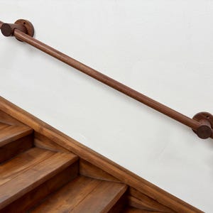 Handlauf aus Holz, Treppengeländer, Holzhandlauf, Dekoration, personalisiertes Geschenk, Flur, Flur, Eingangsbereich.