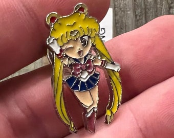 Winking Sailor Moon Premium Enamel Pin / Brooche