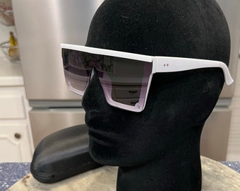 Shawtayyyy ThugLife Sunglasses - White Lines