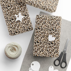 Cheetah Print Gift Wrap: Trendy Animal Print, Glossy Paper
