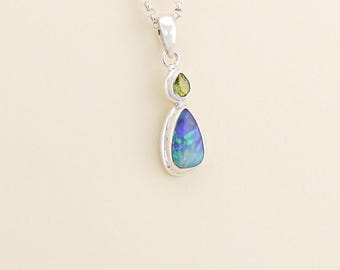 Ciondolo con opale e peridoto australiano / OPLM1 - Gioielli con pietre preziose fatti a mano - Gioielli in argento sterling