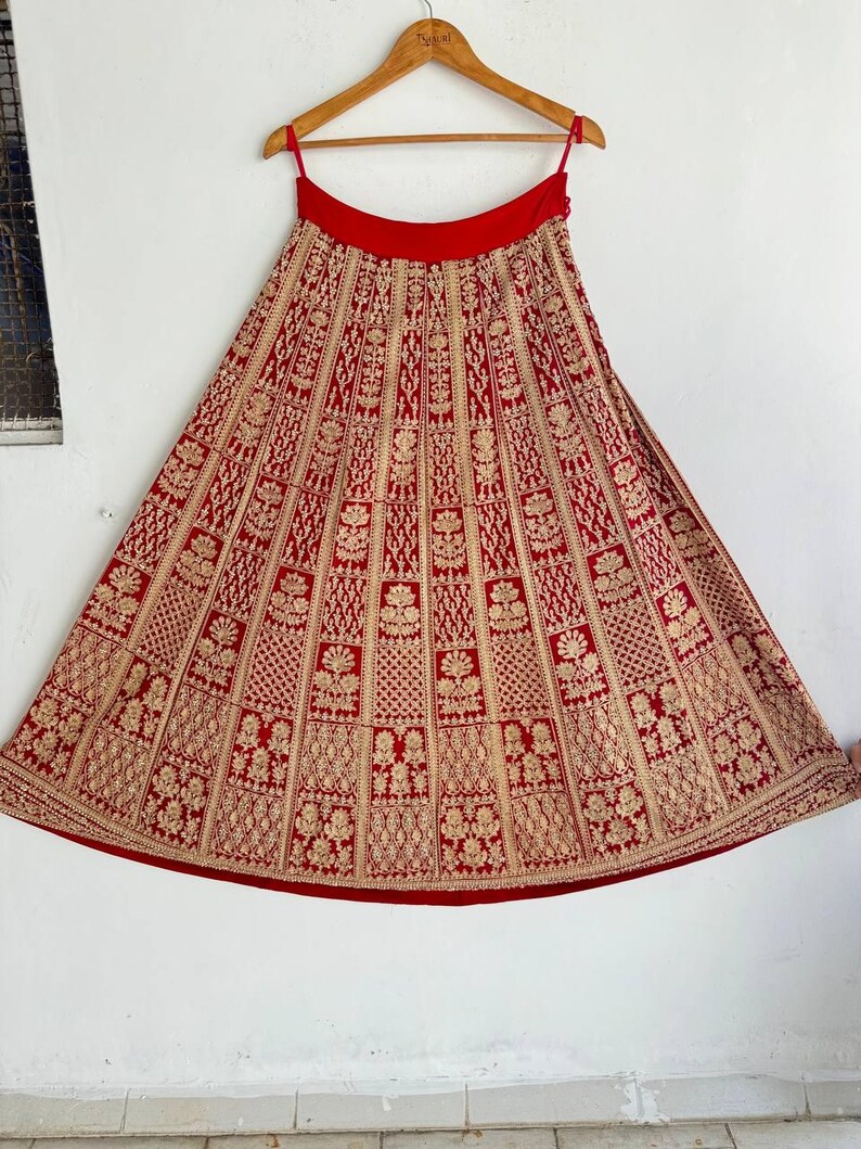 Maroon & Gold  Colored Net  Embroidered Semi-stiched Lehenga Choli With Dupatta