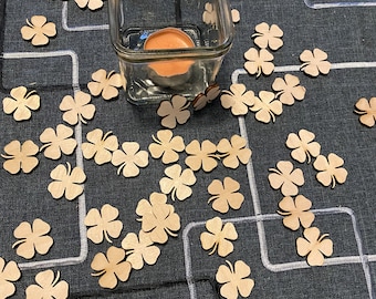 Scatter decoration 100 pieces clover leaves made of wood table decoration