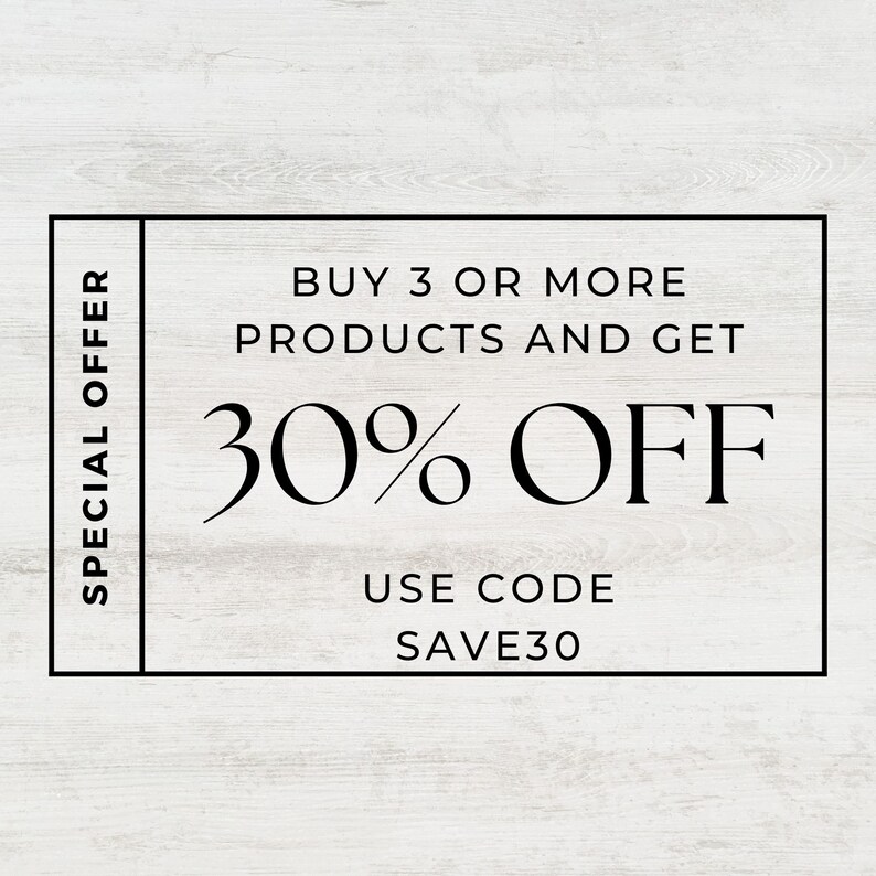 Pu&ograve; includere: Una grafica in bianco e nero con sfondo bianco e testo nero. Il testo recita "SPECIAL OFFER" a sinistra e "BUY 3 OR MORE PRODUCTS AND GET 30% OFF USE CODE SAVE30" a destra.