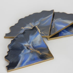 Coaster for glass I Set of 4 | Epoxy |  Blue Navy Blue Gold Elements | Epoxy resin | Handmade | Beverage coasters | Table decoration