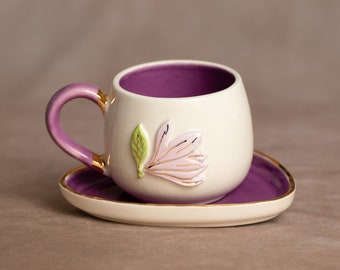 Teetasse | Kaffeetasse | Große Magnolie | Handgemacht aus Keramik getöpfert | Mit Echtgold Elementen | Designer Tasse