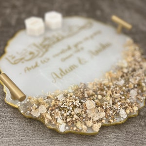 Resin personalised wedding ring holder with fresh dried flowers and pearls