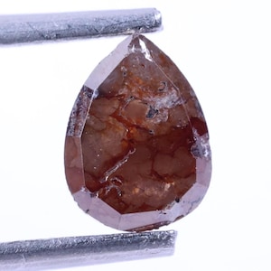 1,13 ct, 6,79 x 5,06 x 3,41 mm, diamante naturale di sale e carta, diamante sciolto a forma di pera, diamante a forma di pera di colore rosso, per orecchini con diamanti a forma di pera