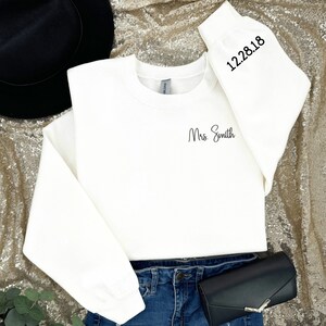 Personalized Mrs Sweatshirt, Custom Wedding Gift, Anniversary Gift for Her, Mrs  Embossed Sweater, Wedding Date Sleeve, Bride To Be