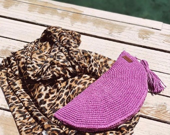 Crochet Raffia Clutch, Half Moon Clutch, Straw Wristlet Purse, Minimal Boho Clutch, Raffia Handbag, Crochet Summer Bag — Raffia Moon Clutch