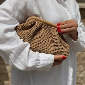 Raffia Beige Clutch Bag Mothers Day Gift Straw Knitted Raffia Bag Pouch Clutch Bag With Hidden Metal Locked Bild 2