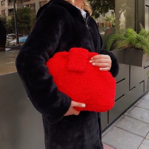 Rote weiche Teddy-Kupplung, Abend stricken häkeln, flauschige Plüsch Geldbörse, Mode Sherpa Tasche, Shearling-Beutel, handgemachte Knödel-Kupplungs-Tasche