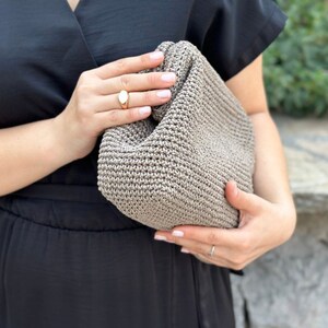 Raffia Mink Clutch Bag For Wedding Straw Knitted Raffia Bag Natural Medium Woven Handbag image 9