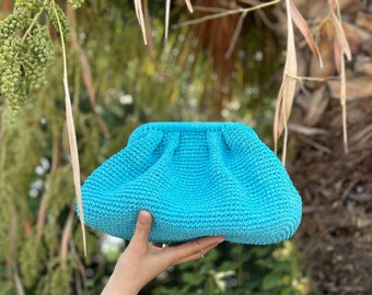 Blaue Raffia Clutch für Frauen | Geflochtene mittlere Strohtasche | Beutel-Handtasche mit verstecktem Metall verschlossen