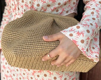Boho Chic Large Raffia Bag with Beige Pleated Detail / Fashionable and Spacious Summer Bag / Bridesmaid Bag