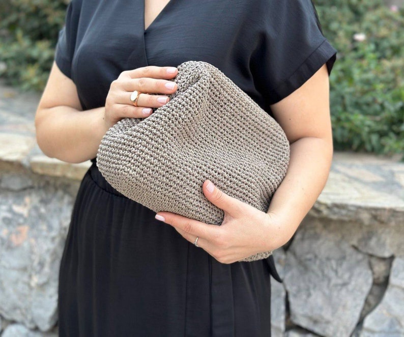 Raffia Mink Clutch Bag For Wedding Straw Knitted Raffia Bag Natural Medium Woven Handbag image 8