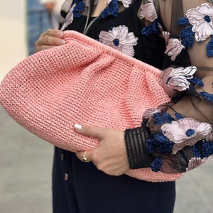 Pochette in rafia beige Regalo per la festa della mamma | Borsa in rafia lavorata a maglia in paglia | Pochette con chiusura metallica nasco
