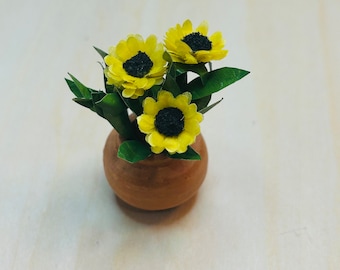 Miniature Sunflowers in pot yellow 1:12 scale