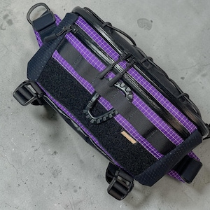 Adventer Purple — Minimalistische X-Pac/Gridstop Sling Bag / Umhängetasche für jeden Tag / Technische Hüfttasche
