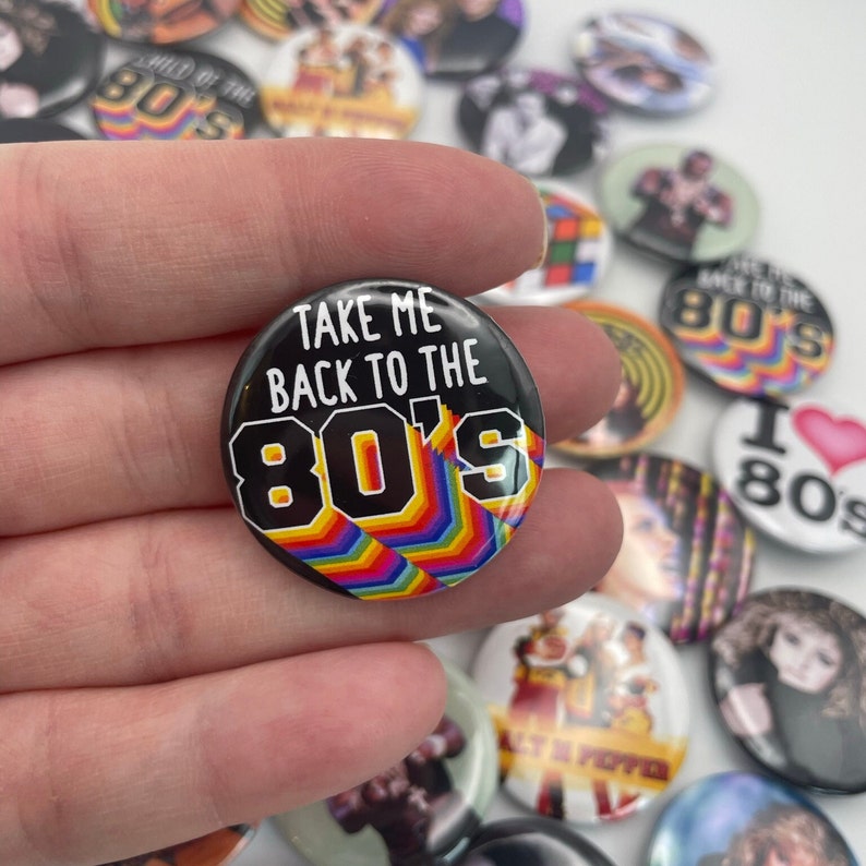 80's Pin Badge Button 80 to choose from 80s Music Bands TV 80s Retro Gift 80s Party Costume 80's Decade Retro Nostalgia zdjęcie 5