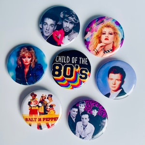 80er Jahre Pin Anstecker | 7er-Set | 80er Jahre Musik | Retro | 80er Jahre Partykostüm | Nostalgie | 80er Jahre Bänder | Hochwertige, lebendige Farben 32mm/1.25&quot;