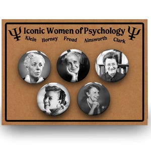Set di spille con distintivo per donne in psicologia / Regalo per psicologhe / Studentesse / Laurea / Laurea / Horney, Clark, Freud, Klein e Ainsworth