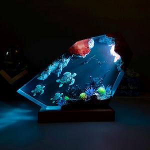 Sea turtle and divers epoxy resin lamp,Resin wood lamp, Epoxy Resin Table Lamp,Home decor,Birthday gifts for her, handmade gift