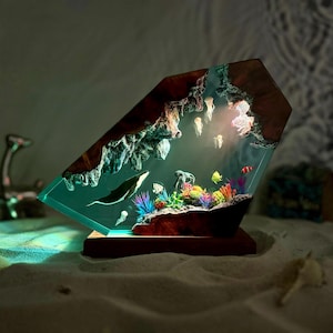 Humpback whale and Jellyfish resin night light, unique handmade diorama resin desk lamp , Gift for Him, birthday gift , epoxy resin lamp